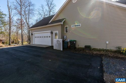 10 Mulligan Dr, Bybee VA  22963-2560 exterior