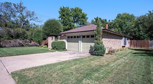 3848 Rolling Meadows Dr, Bedford TX  76021-2639 exterior