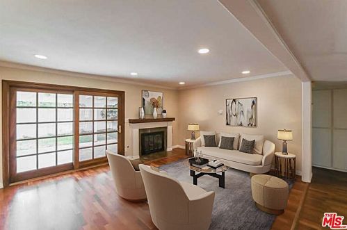 23500 Canerwell St, Santa Clarita, CA 91321-3710