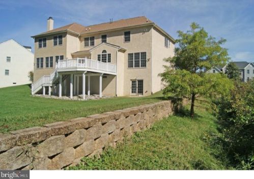 15 Waterton Dr, Bear, DE 19701-4915