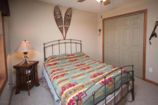 68 Lakeview Timbers Dr, Gouldsboro, PA 18424-8829