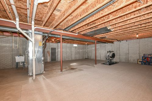 618 Park Dr, Waterford WI  53185-2890 exterior