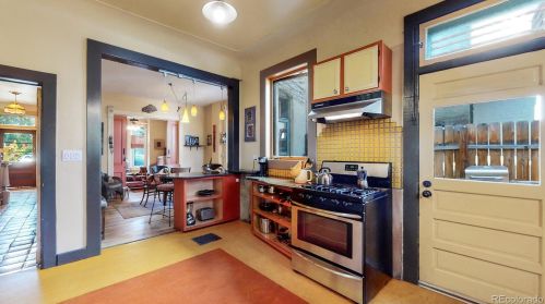 2432 Stout St, Denver CO 80205-3032 exterior