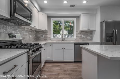 520 Wynnewood Rd, Lacey NJ  08731-1531 exterior