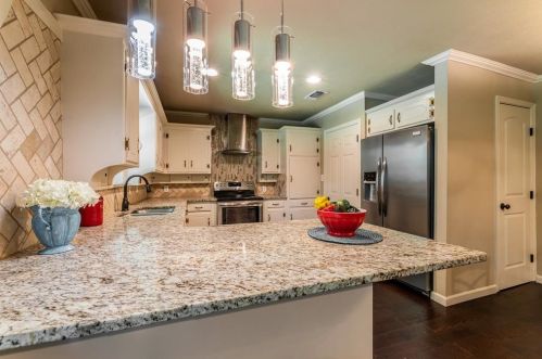 6809 Valhalla Rd, Fort Worth TX  76116-9113 exterior