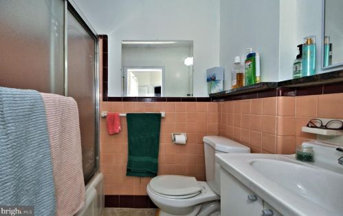 7221 Erdrick St, Philadelphia PA 19135-1014 exterior