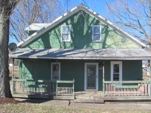204 Main St, Idaville, IN 47950-8108
