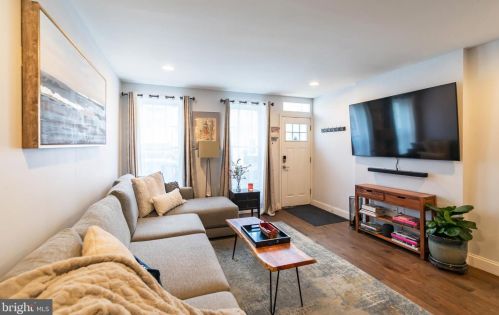 2120 Manton St, Philadelphia PA  19146-4313 exterior