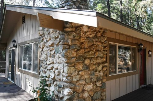 5562 Fairview Ct, Michigan Bluff CA  95631-9750 exterior