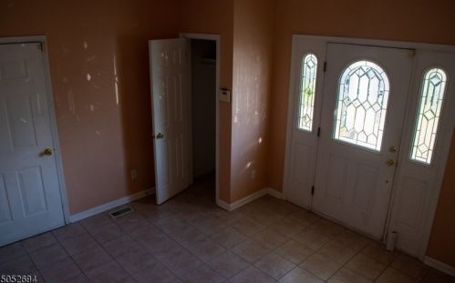 31 Caldwell Rd, Parsippany NJ  07054-2614 exterior