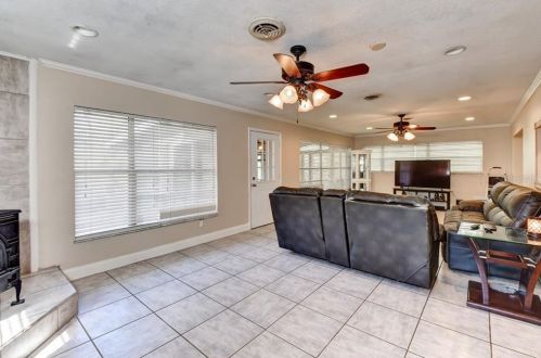 820 Boundary Ave, Deland FL 32720-3130 exterior