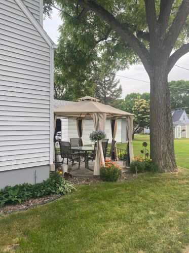 3953 57, Milwaukee WI 53220-2636 exterior