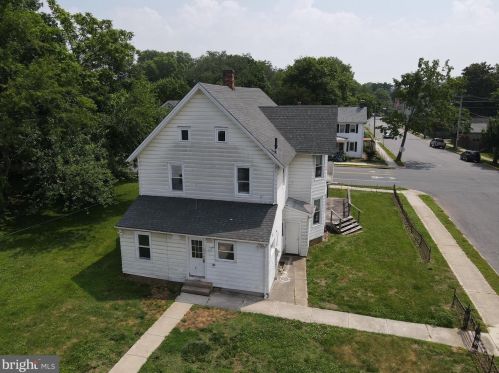 304 Governors Ave, Dover DE  19904-3006 exterior