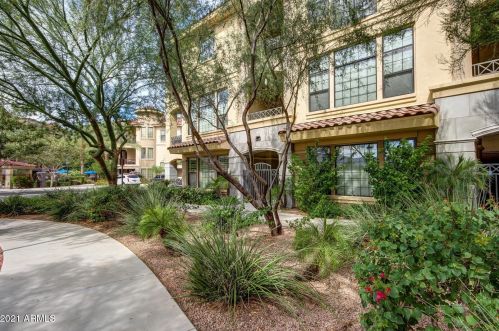 7275 Scottsdale Rd, Scottsdale AZ 85253-3617 exterior