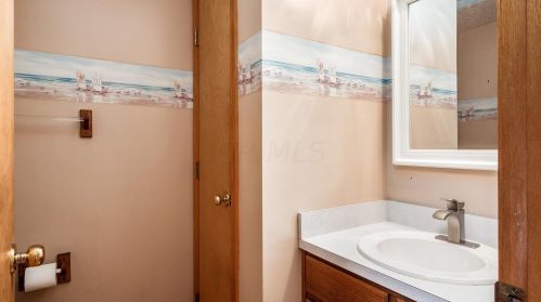 550 Spring Valley Dr, Zanesville OH  43701-0805 exterior