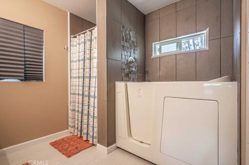 18318 Eucalyptus Ave, Lake Elsinore CA  92532-2084 exterior