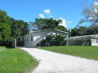 4949 Victoria Ave, Sarasota, FL 34233-3934