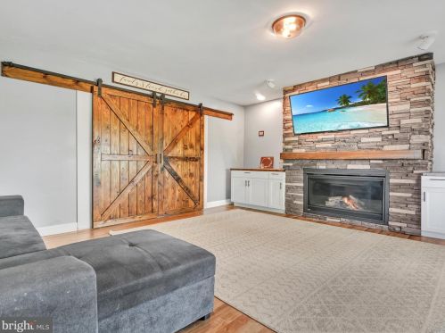 2016 Main St, Centre, PA 19541-8896