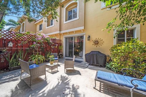 9027 18 St, Hollywood FL 33028-2501 exterior