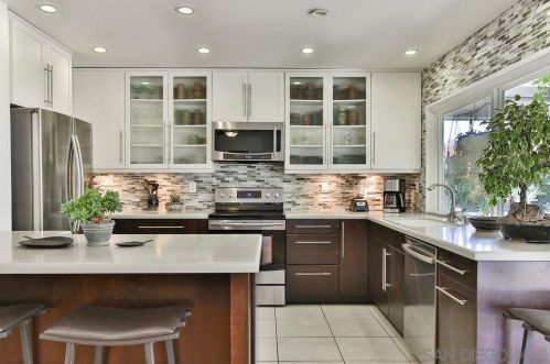 6719 Bonnie View Dr, San Diego, CA 92119-2212