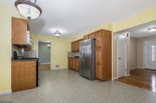 31 Hillery Dr, Roxbury Township NJ  07836-9527 exterior