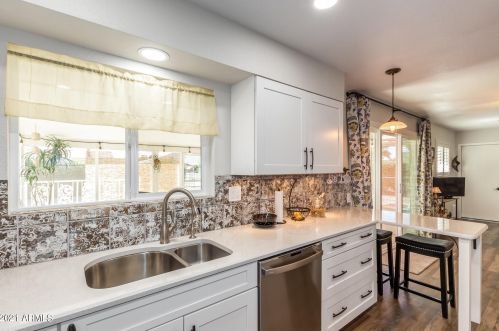 10413 Sutters Gold Ln, Sun City, AZ 85351-1105