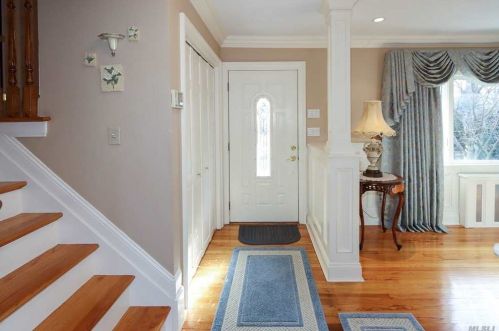 2449 Hart Ave, North Bellmore, NY 11710-1729