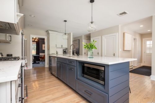 20 Cedar Rd, Elwood NY  11731-4636 exterior