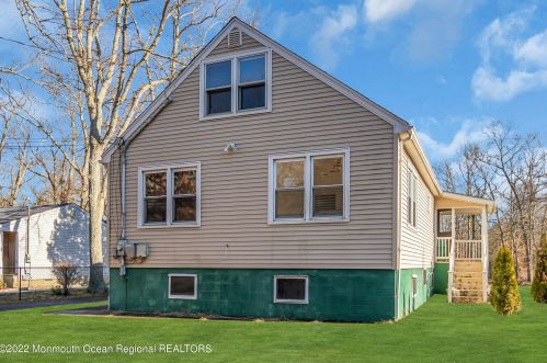 237 Cassville Rd, Jackson Twp NJ  08527-4717 exterior