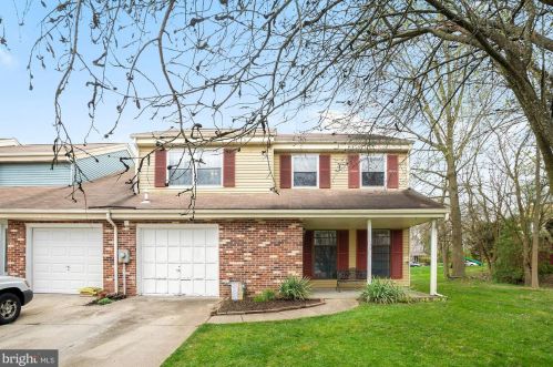 135 Banwell Ln, Mount Laurel, NJ 08054-3341