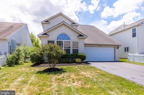 9517 Moonen Bay Ln, Bristow VA  20136-3515 exterior