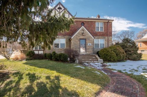 2251 Glenside Ave, Cincinnati, OH 45212-1143