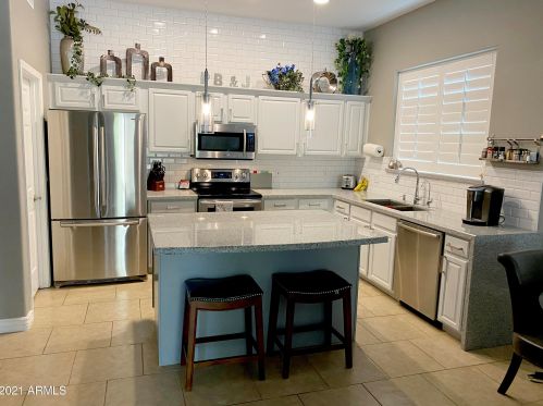 6383 Pontiac Dr, Glendale, AZ 85308-6667