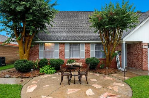 741 Lambuth Ln, Deer Park, TX 77536-6359