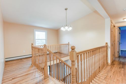 12 Ramblewood Rd, Shoreham NY  11786-2300 exterior