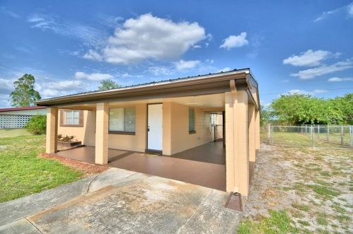 303 Raymond Ave, West Frost Proof FL  33843-9431 exterior