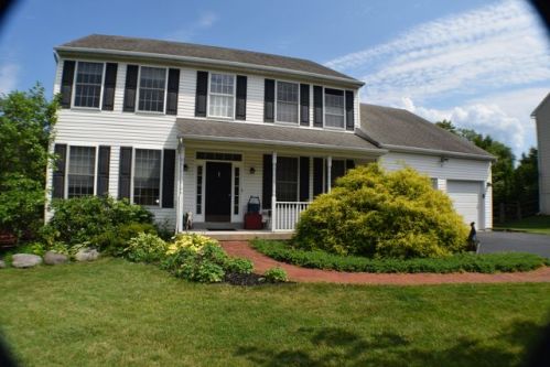 584 Bow Ln, Gilbertsville, PA 19525-9182