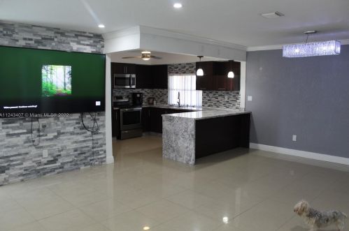 8891 11th St, Hollywood FL  33024-4706 exterior