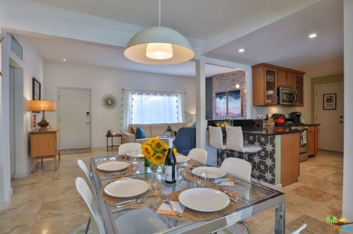 1135 Sunrise Way, Palm Springs CA  92262-5310 exterior
