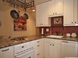929 Lincoln St, Salt Lake City UT  84105-1412 exterior