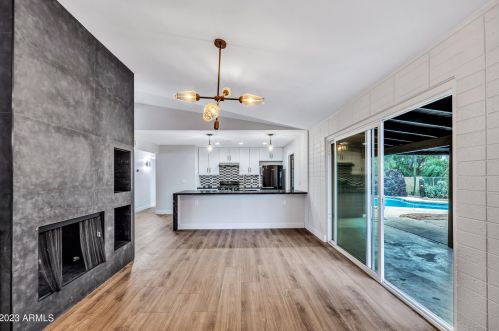 7142 12 St, Phoenix AZ 85022-3801 exterior