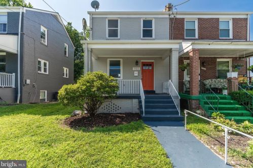 1103 Congress St, Washington, DC 20032-4551