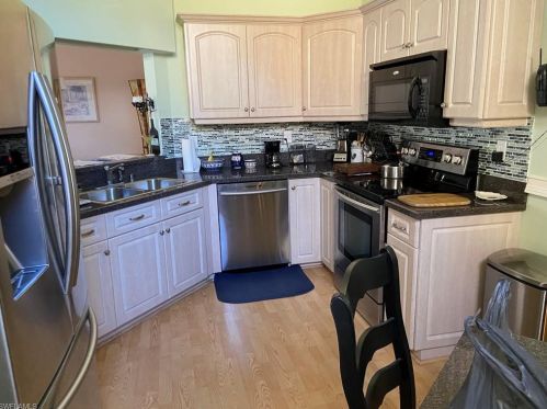 571 Beachwalk Cir, Naples, FL 34108-8742