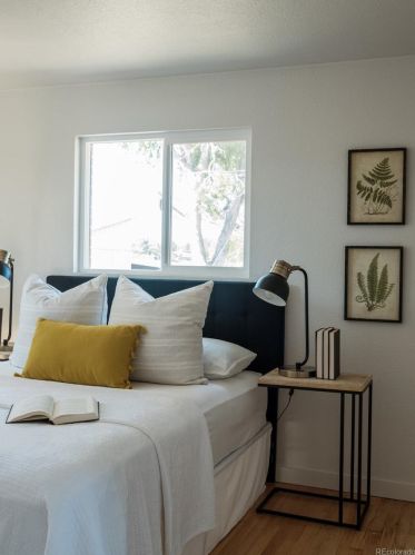 3003 Blackhawk St, Denver CO 80011-2220 exterior