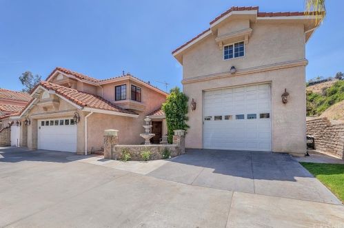25071 Wintergreen Ct, Santa Clarita, CA 91381-2214