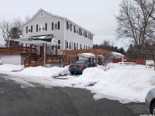 566 Lattintown Rd, Marlborough NY  12542-5143 exterior