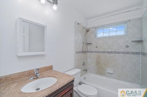 18 Main St, Helmetta NJ 08828-1213 exterior