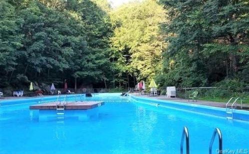 36 Floradan Rd, Tompkins Corners NY  10579-3032 exterior