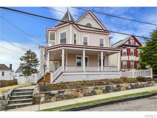 1 Lincoln Pl, Crotonville, NY 10562-5202