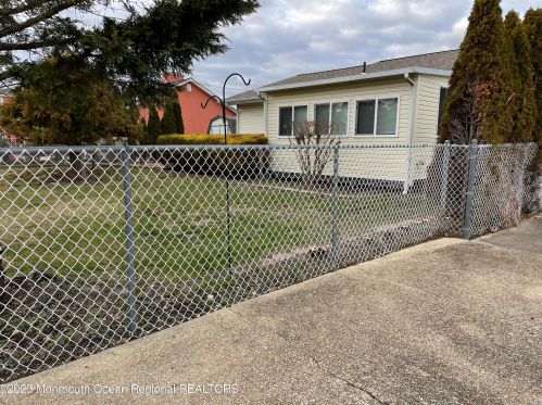 213 Clearwater Dr, Lacey NJ  08731-5141 exterior